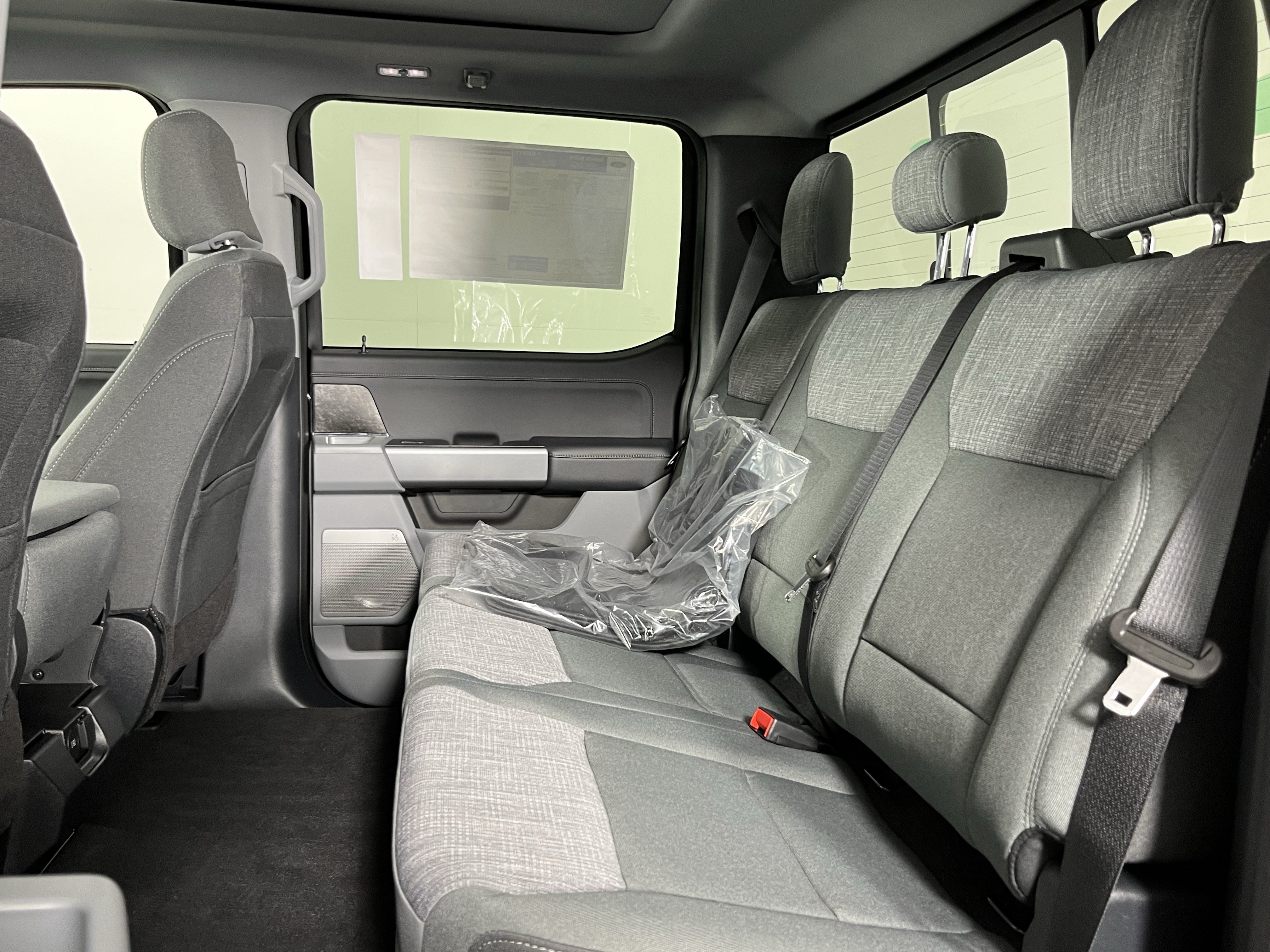 New 2026 Ford F250 XLT w/ XLT Premium Package AWD/4WD image 13