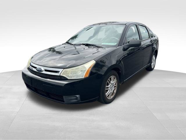 Used 2010 Ford Focus SE FWD image 3