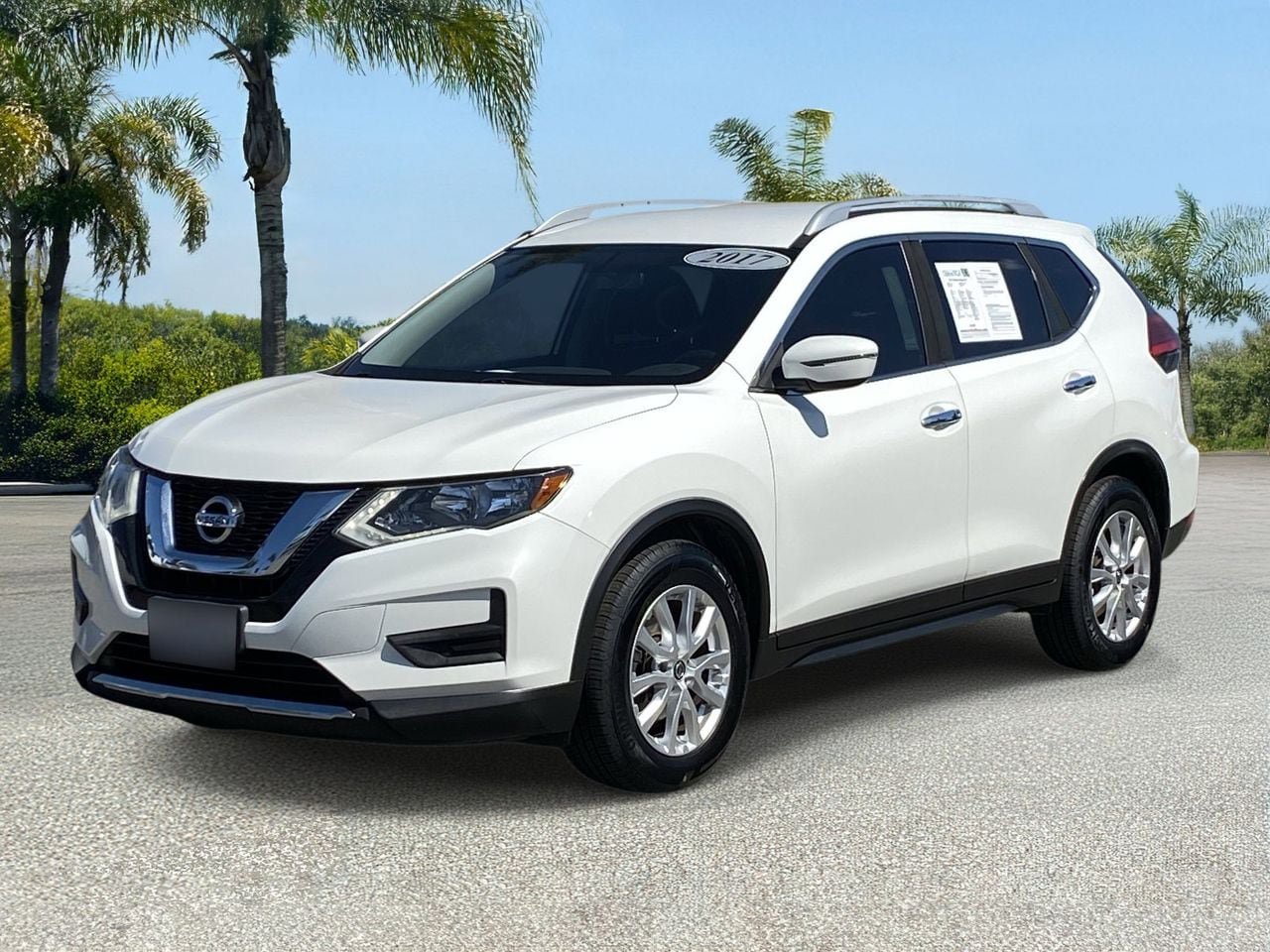Used 2017 Nissan Rogue SV FWD image 1