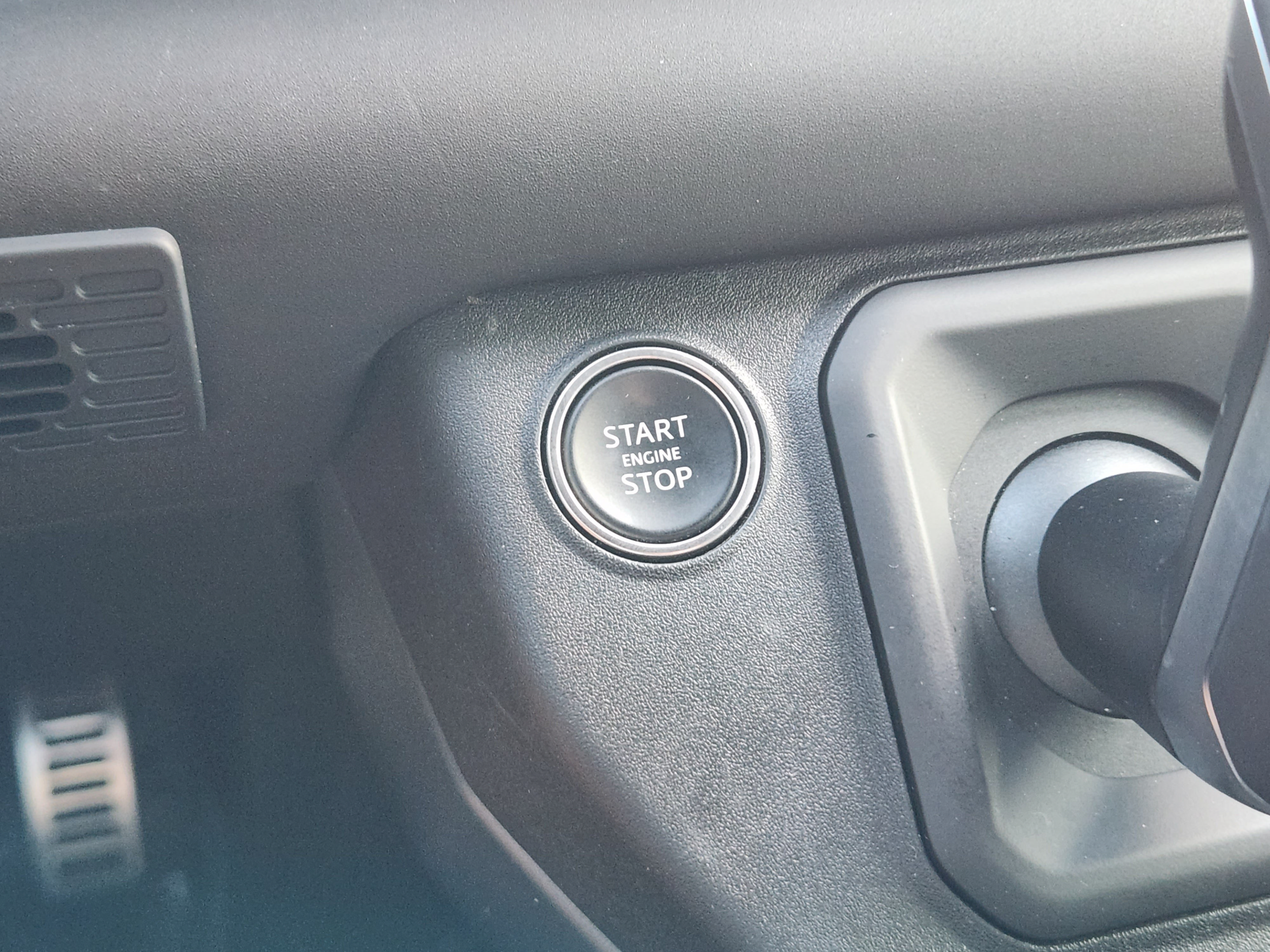 Certified 2024 Land Rover Defender 110 X-Dynamic SE AWD/4WD image 17