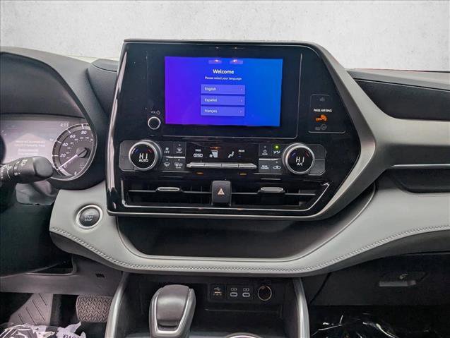 Certified 2024 Toyota Highlander LE image 13