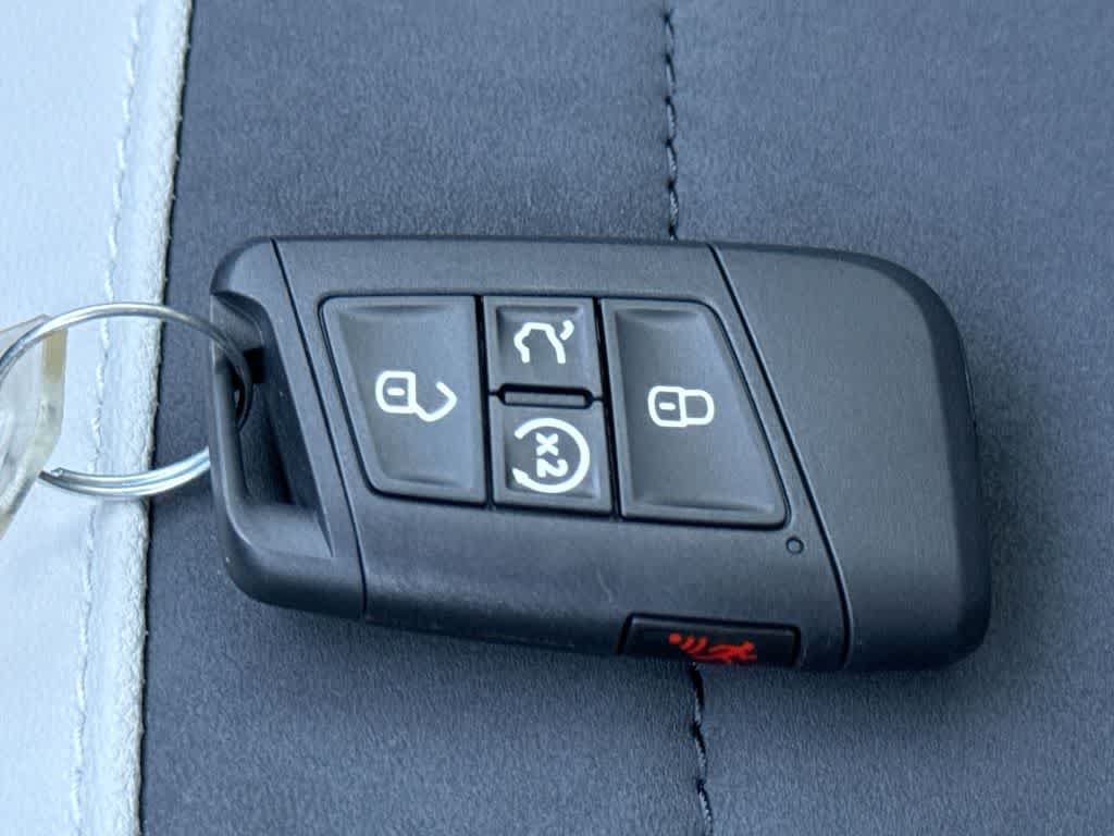 New 2026 Volkswagen Taos SE FWD image 28