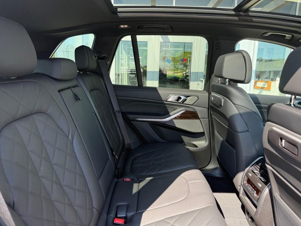 Used 2026 BMW X5 xDrive40i w/ M Sport Package AWD/4WD image 5