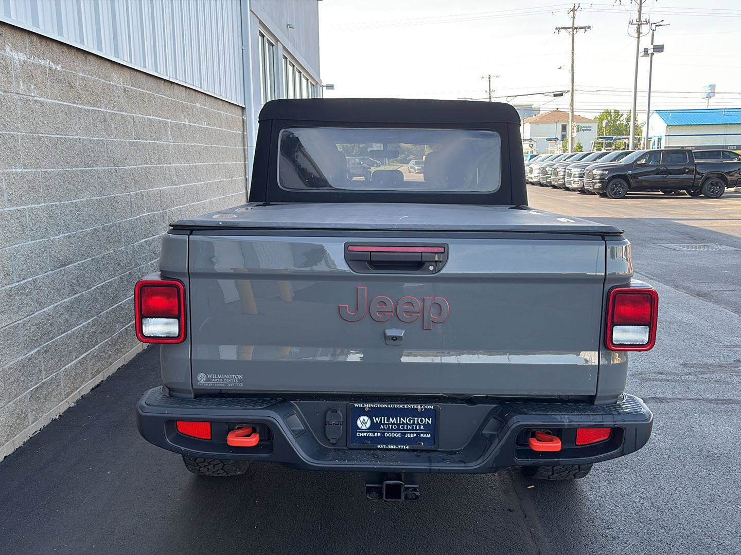 Used 2023 Jeep Gladiator Mojave w/ Cold Weather Group AWD/4WD image 39
