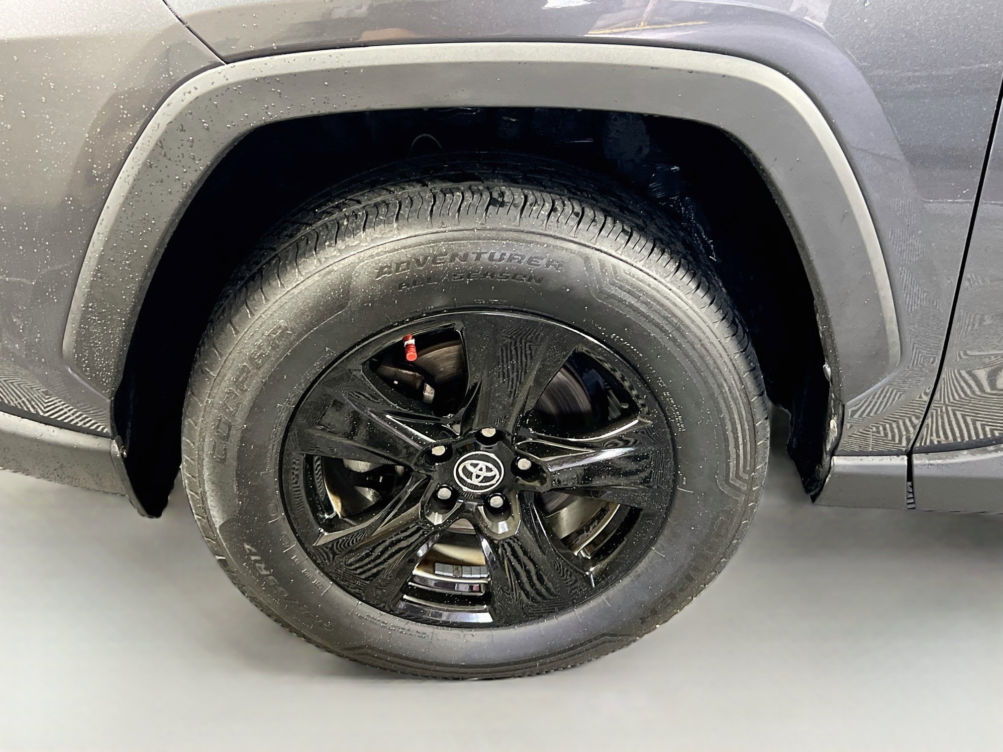 Used 2019 Toyota RAV4 XLE w/ Convenience Package FWD image 13