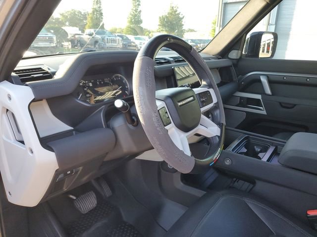 Used 2023 Land Rover Defender 130 X-Dynamic SE AWD/4WD image 19