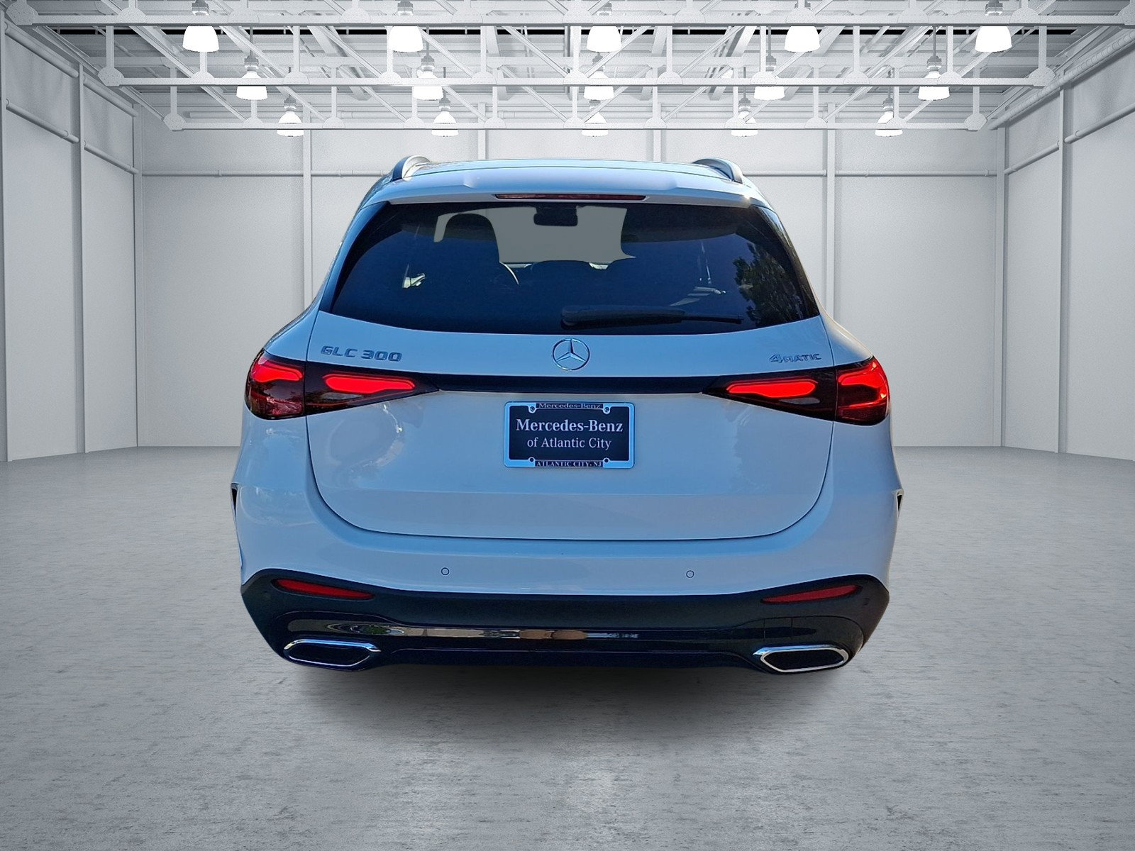 Certified 2025 Mercedes-Benz GLC 300 4MATIC image 5