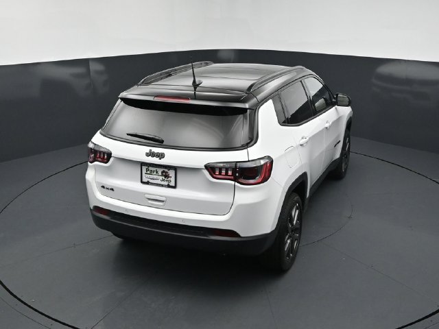 New 2026 Jeep Compass Limited w/ Sun, Sound & Navigation Group AWD/4WD image 17