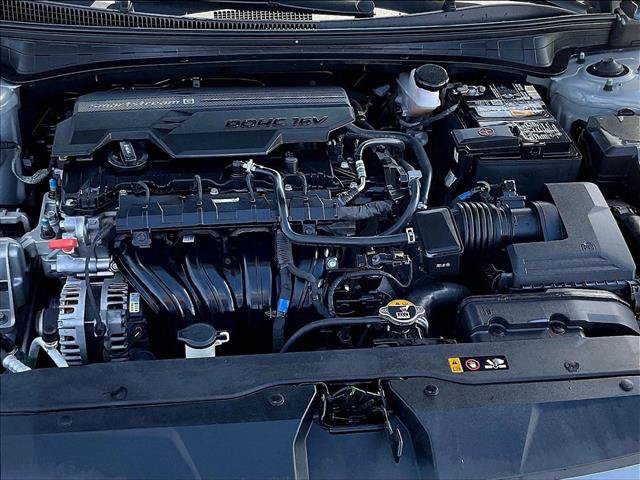 Used 2022 Hyundai Elantra SEL FWD image 9
