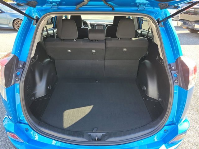 Used 2018 Toyota RAV4 XLE image 19