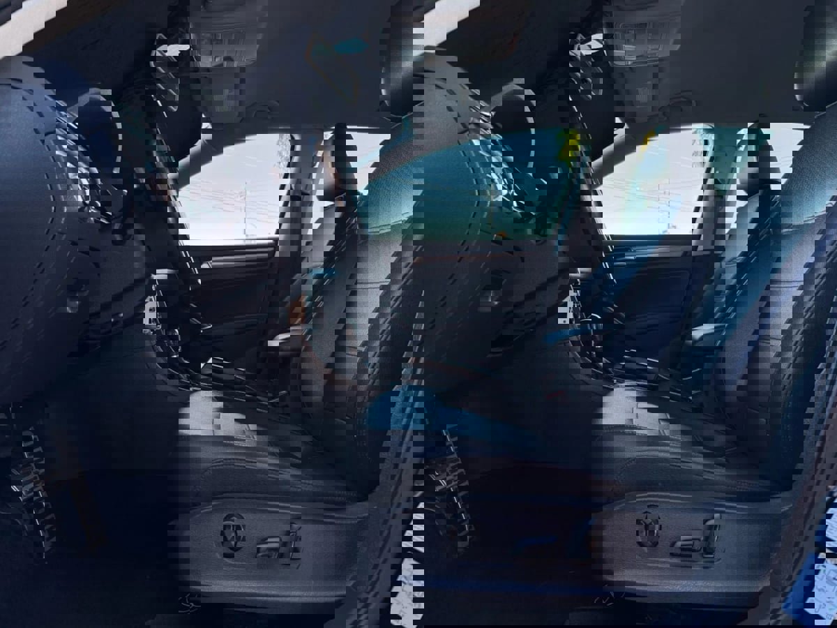 Used 2017 Volkswagen Passat 1.8T R-Line image 39