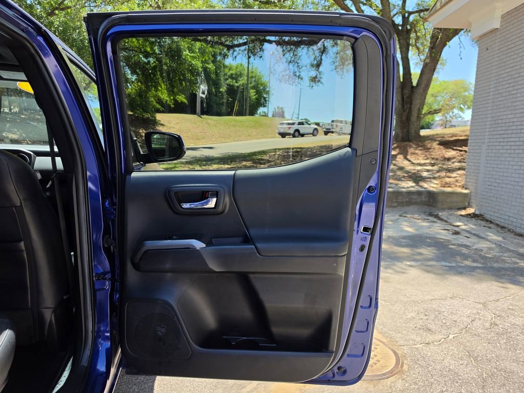 Used 2023 Toyota Tacoma TRD Off-Road w/ TRD Premium Off Road Package AWD/4WD image 40