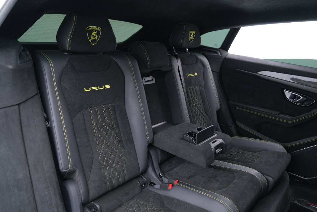 Used 2024 Lamborghini Urus Performante AWD/4WD image 22