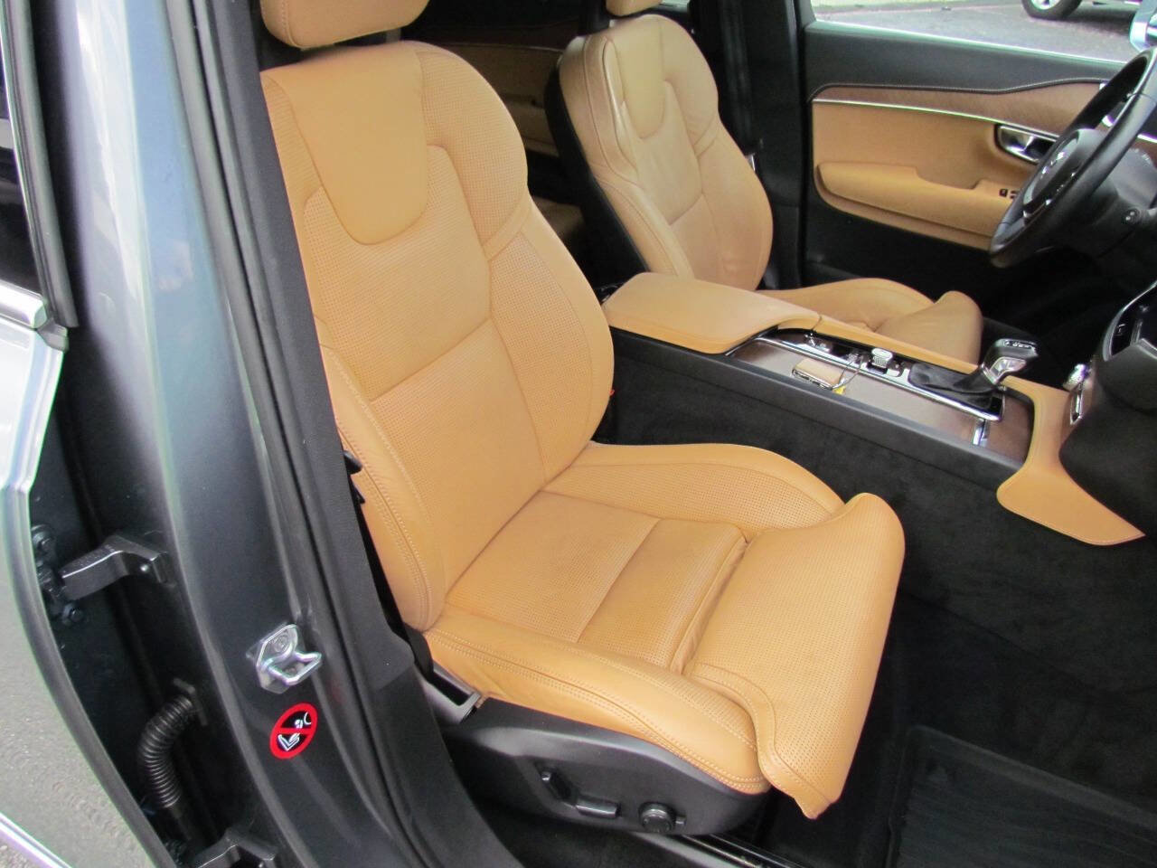 Used 2017 Volvo XC90 T6 Inscription w/ Vision Package AWD/4WD image 19