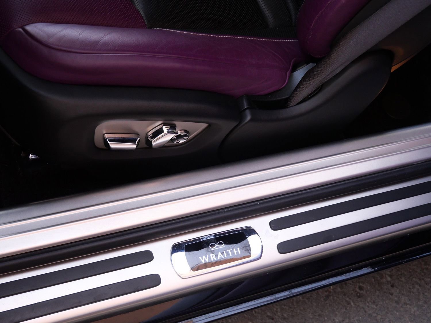 Used 2018 Rolls-Royce Wraith image 9