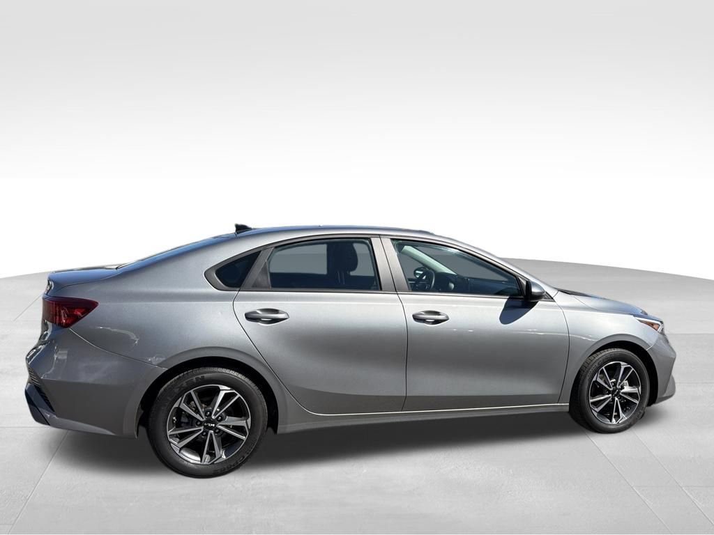 Certified 2022 Kia Forte LXS image 9