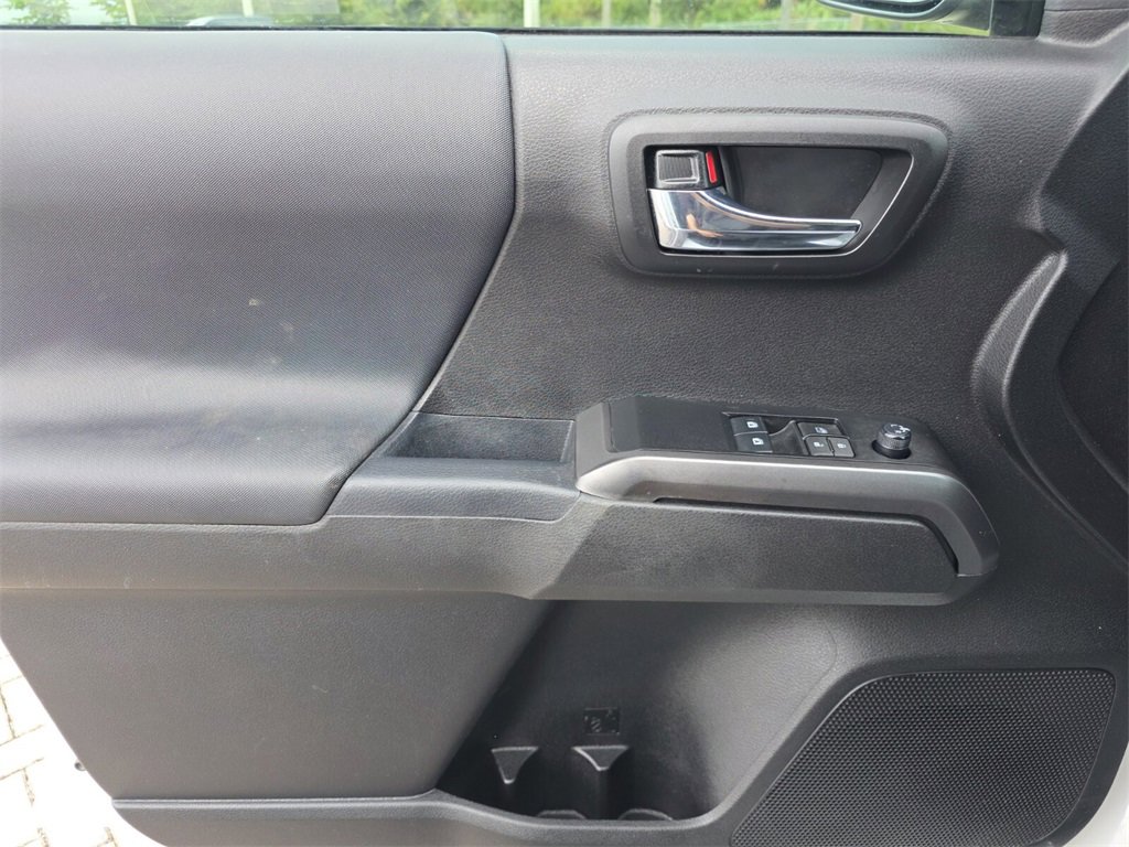 Used 2021 Toyota Tacoma TRD Sport w/ Technology Package image 26