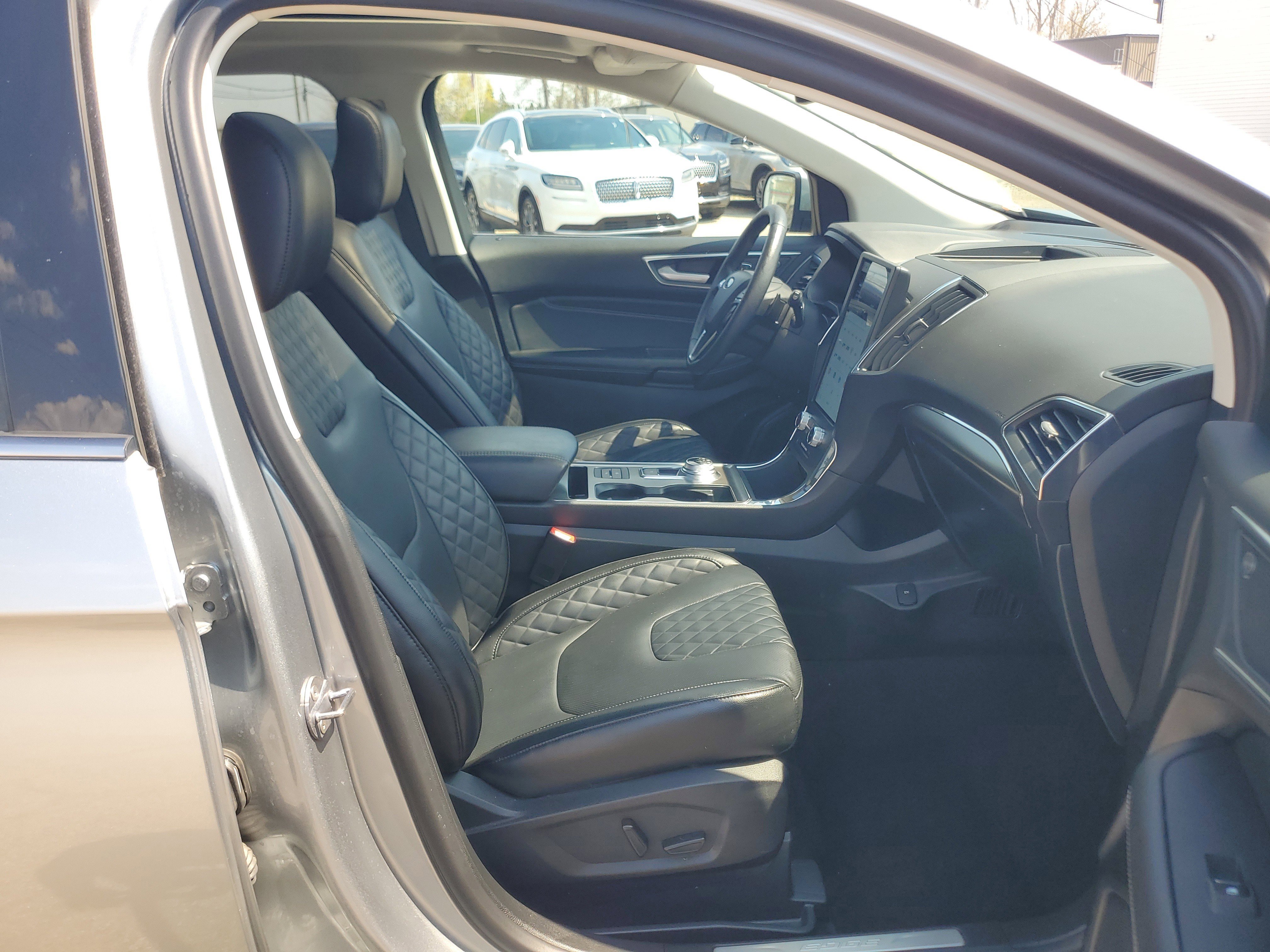 Used 2024 Ford Edge Titanium w/ Equipment Group 301A AWD/4WD image 9