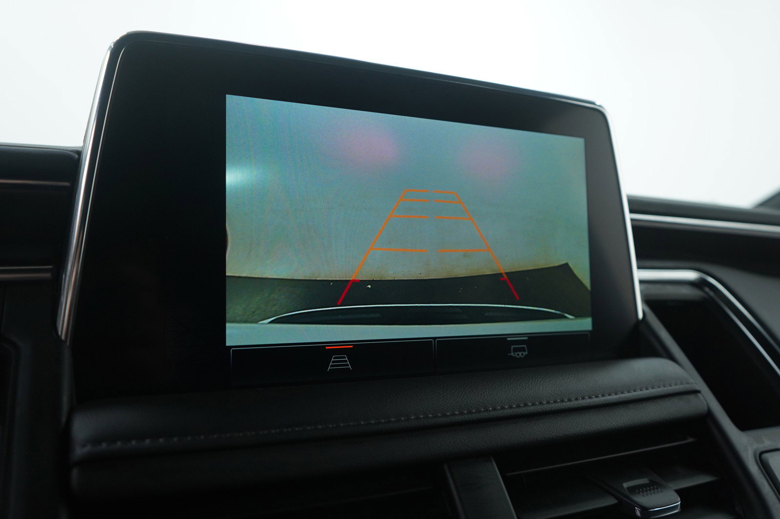 Used 2024 GMC Yukon XL SLE image 22