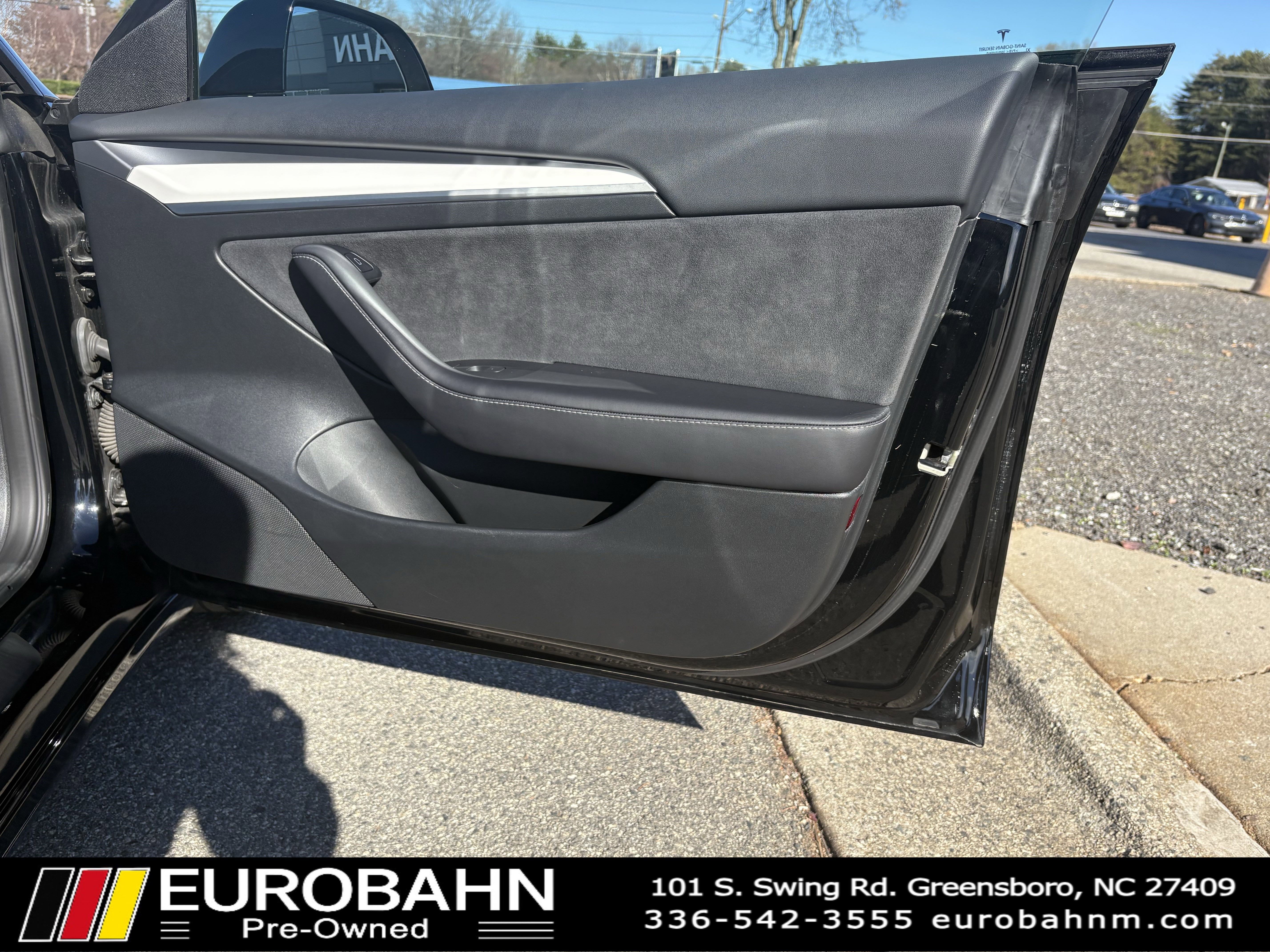 Used 2023 Tesla Model 3 Standard Range image 17