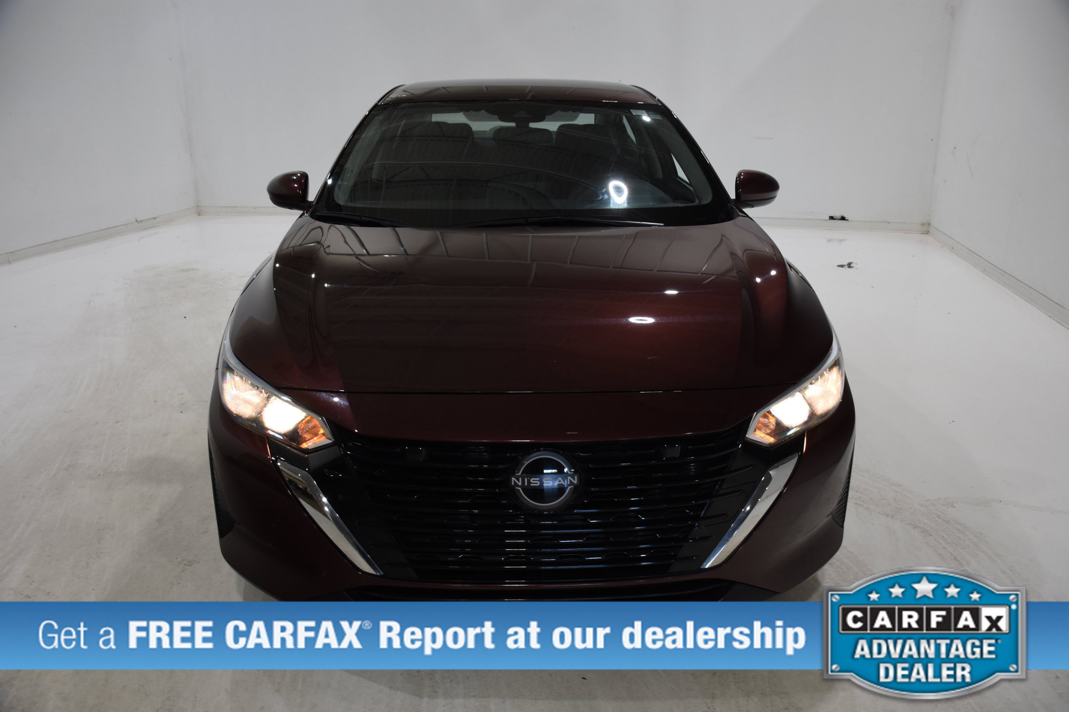 Used 2025 Nissan Sentra SV FWD image 2