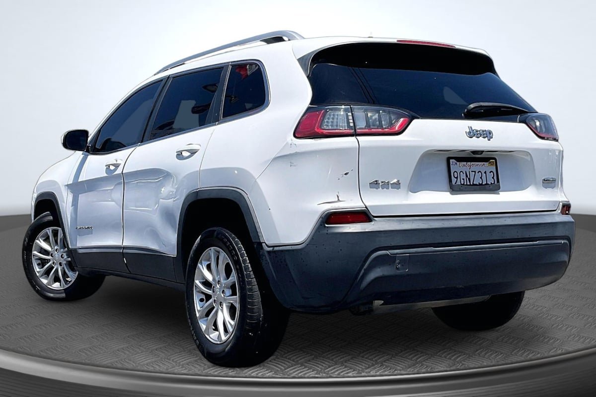 Used 2019 Jeep Cherokee Latitude w/ Popular Appearance Group AWD/4WD image 2