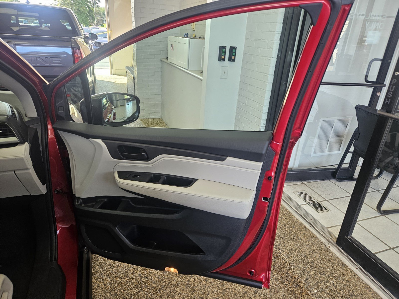 New 2027 Honda Odyssey EX-L image 16