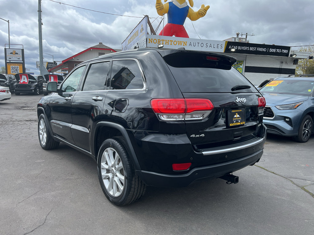Used 2017 Jeep Grand Cherokee Limited AWD/4WD image 4