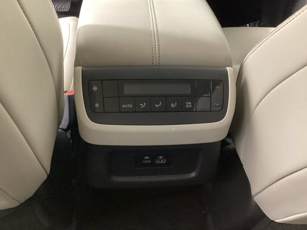 Used 2022 Nissan Pathfinder SL AWD/4WD image 35