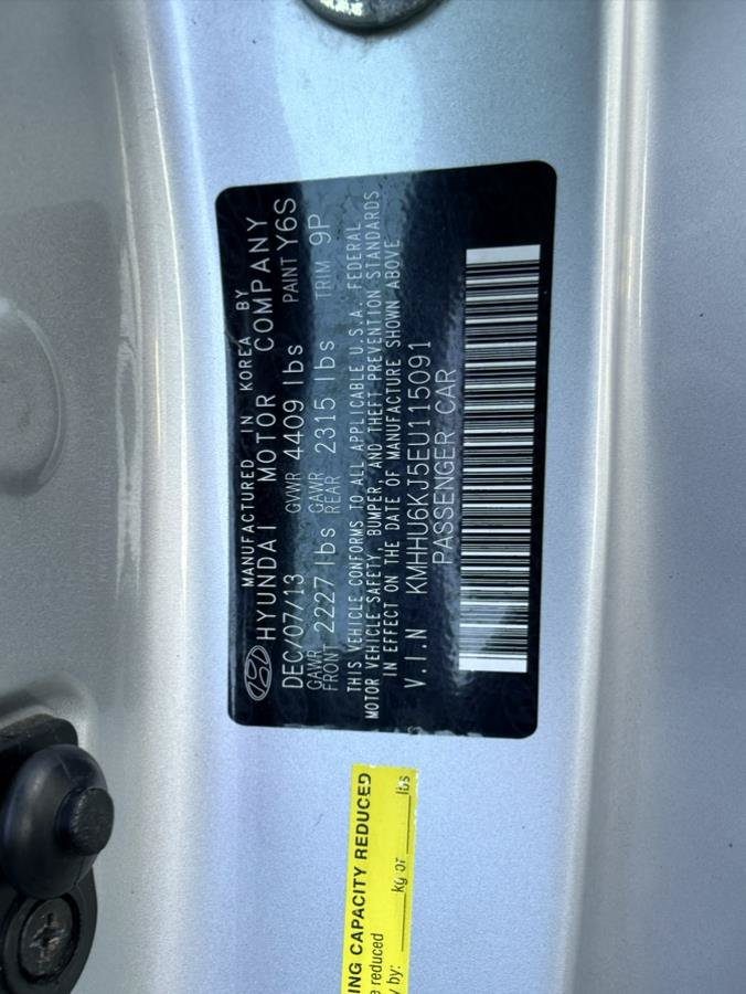 Used 2014 Hyundai Genesis 3.8 RWD image 23