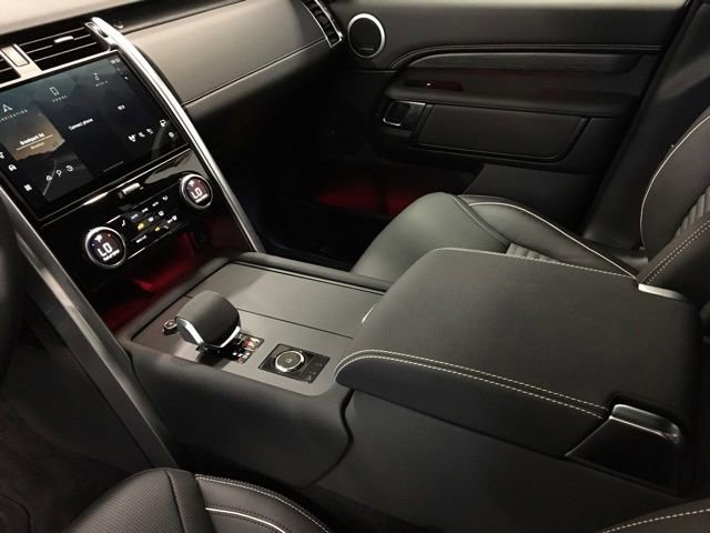 New 2023 Land Rover Discovery HSE R-Dynamic image 12