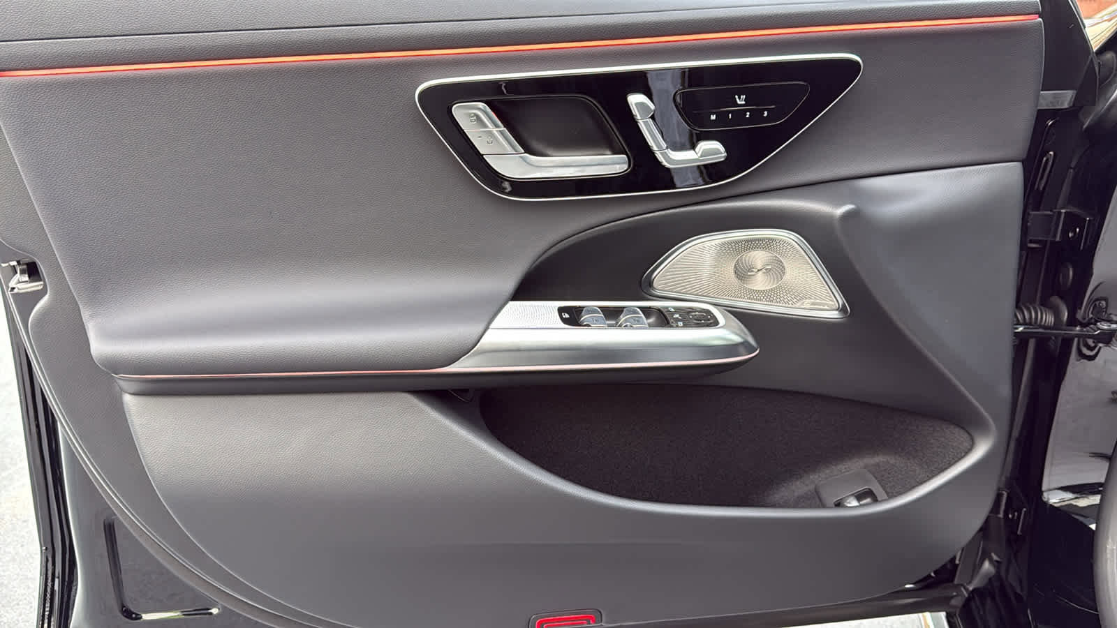 New 2026 Mercedes-Benz E 350 4MATIC Sedan image 14