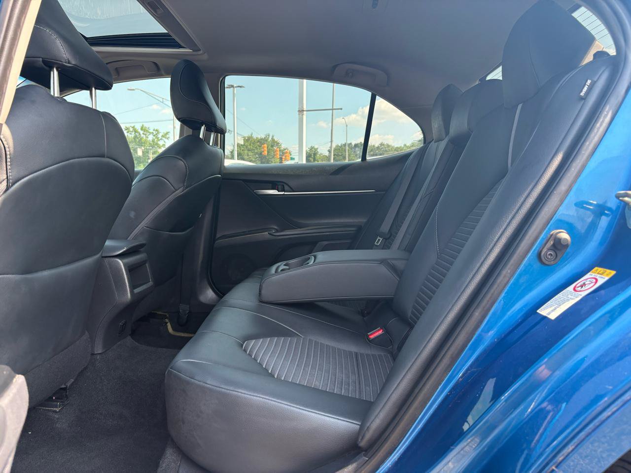 Used 2018 Toyota Camry SE w/ Moonroof Package FWD image 24