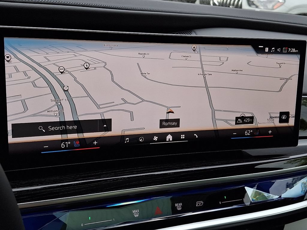 Used 2026 BMW 750e xDrive AWD/4WD image 12