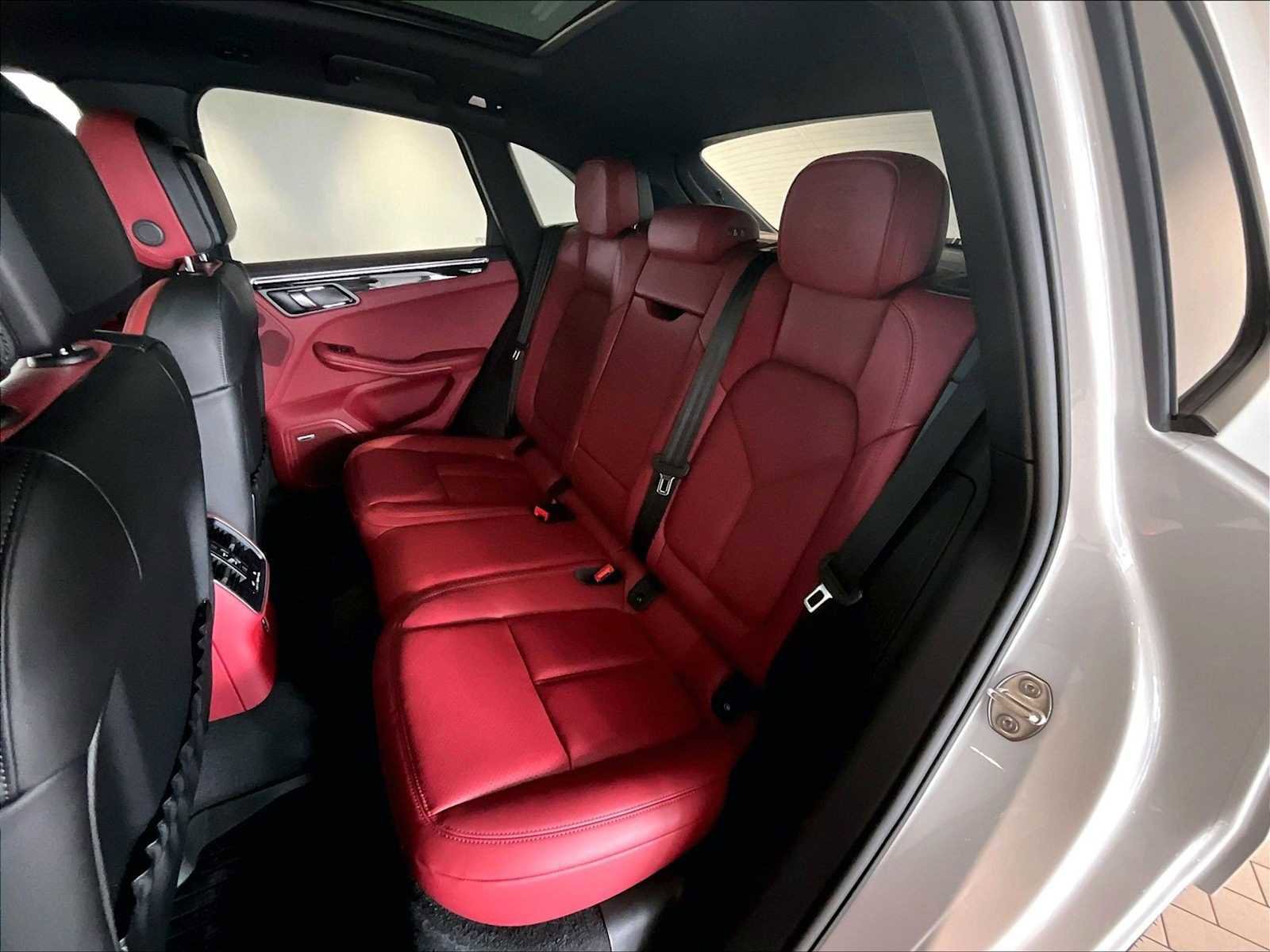 New 2026 Porsche Macan AWD/4WD image 28
