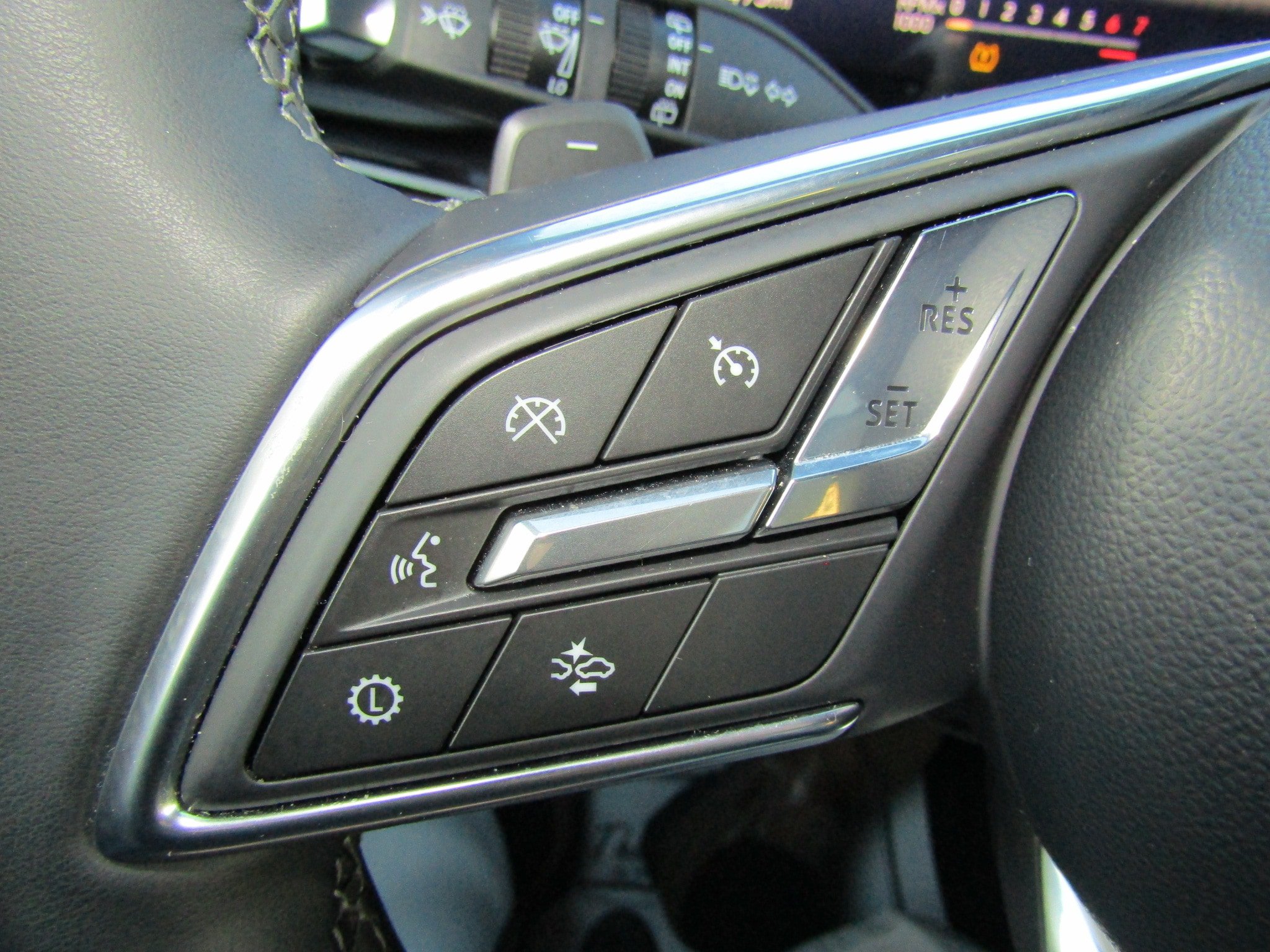 Used 2025 Buick Enclave Sport Touring AWD/4WD image 24