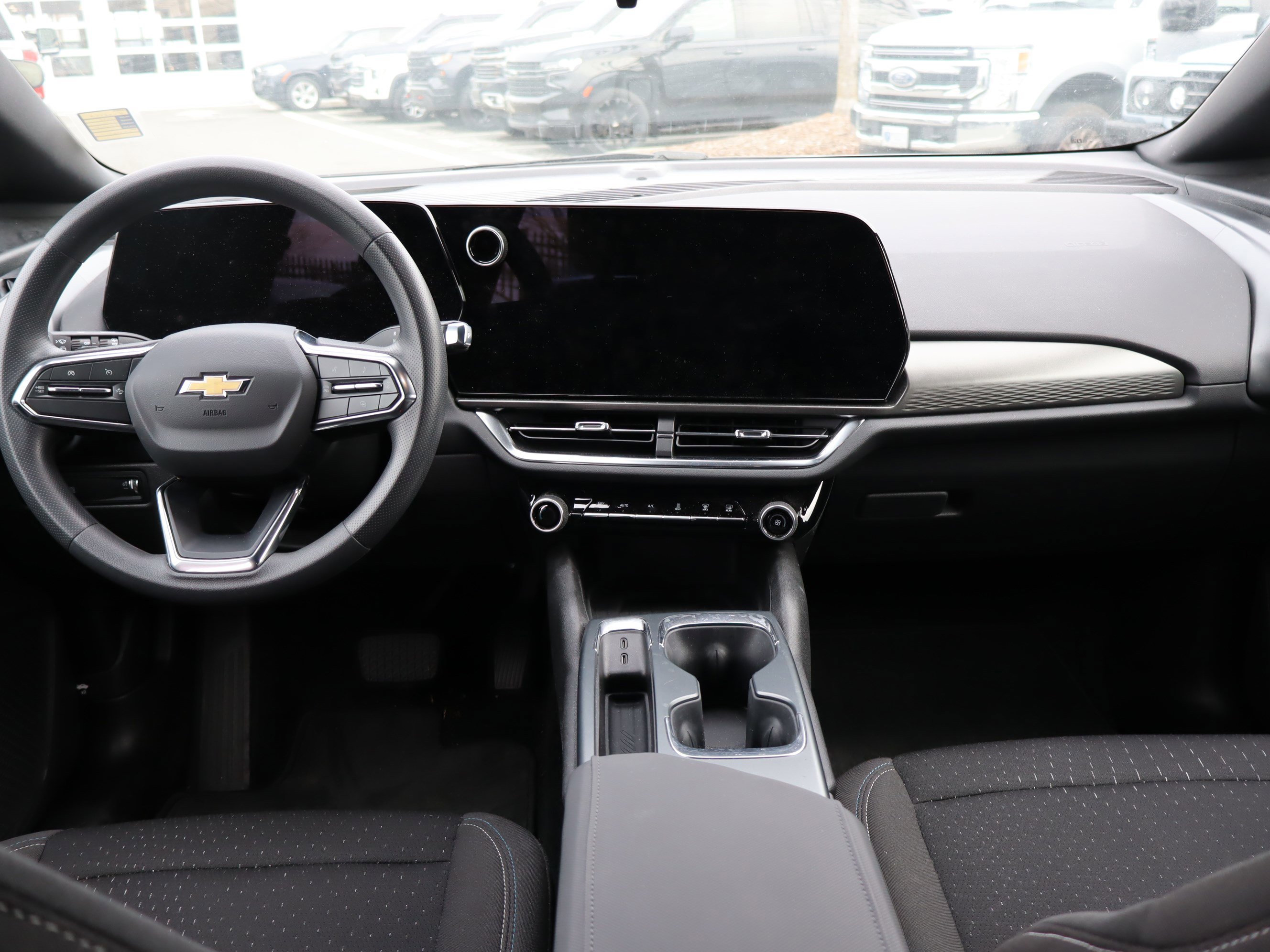 Used 2025 Chevrolet Equinox EV LT image 14