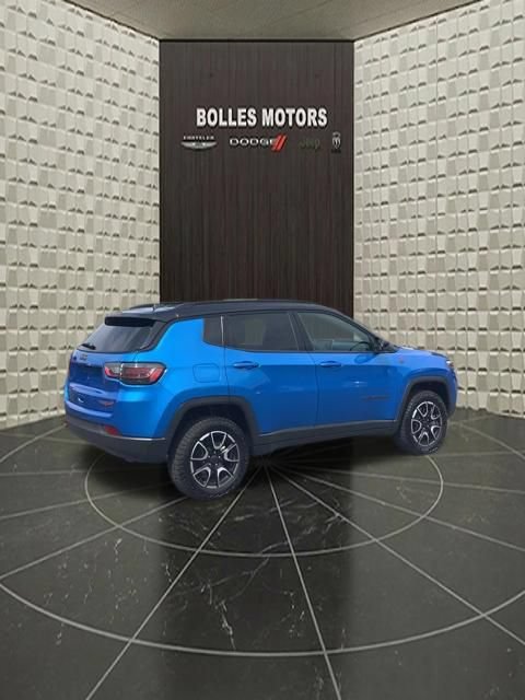 Certified 2025 Jeep Compass Trailhawk w/ Trailhawk Elite Group AWD/4WD image 5