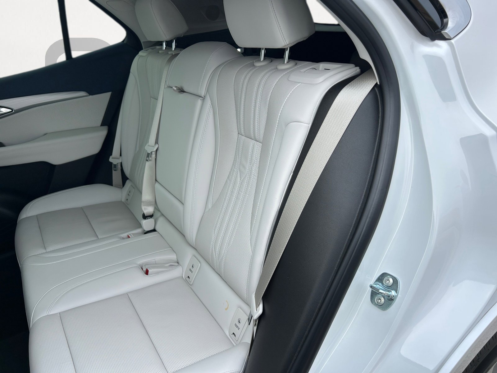 Used 2025 Buick Envision Avenir AWD/4WD image 22