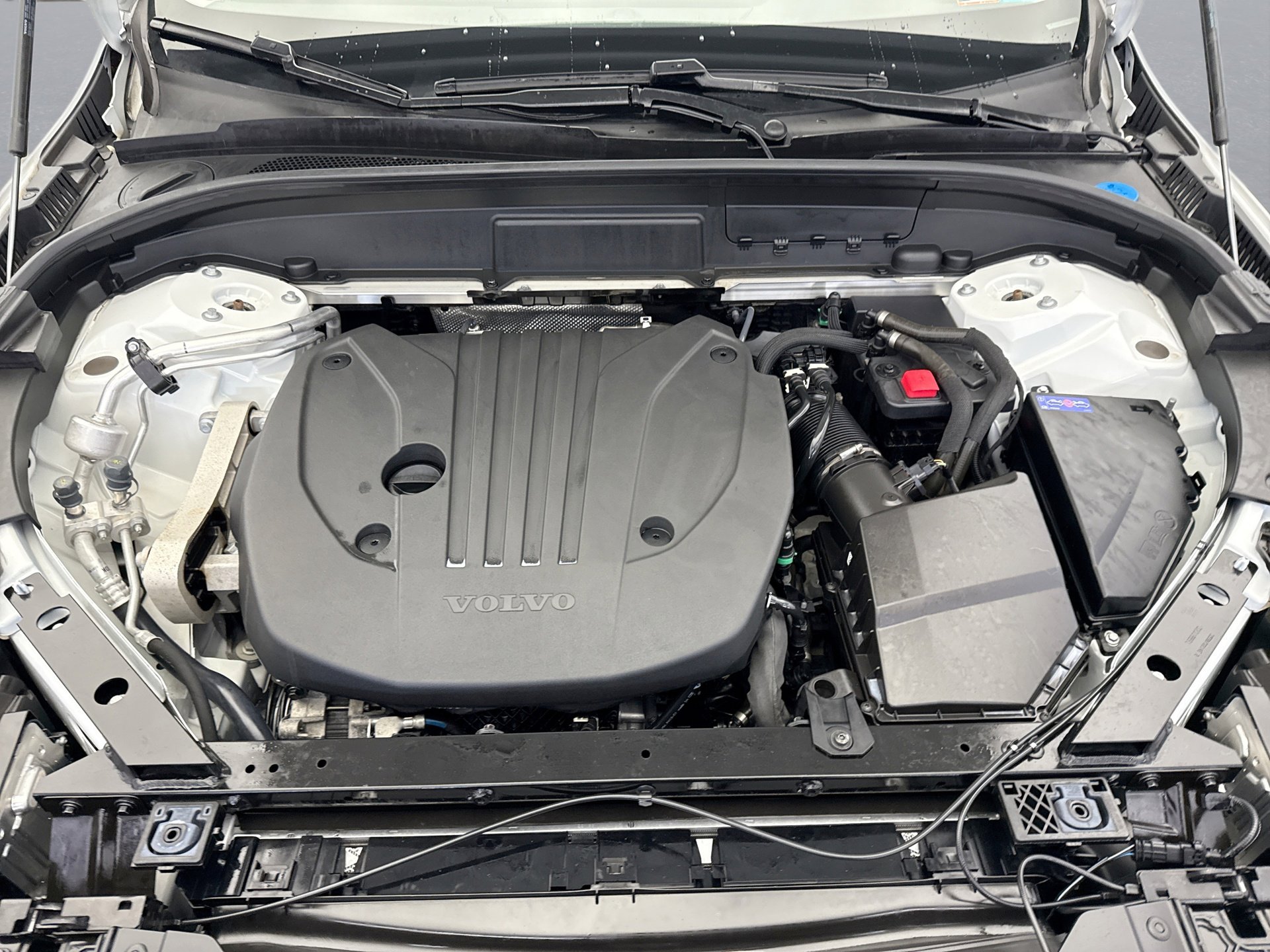 Used 2023 Volvo XC60 B5 Plus image 22