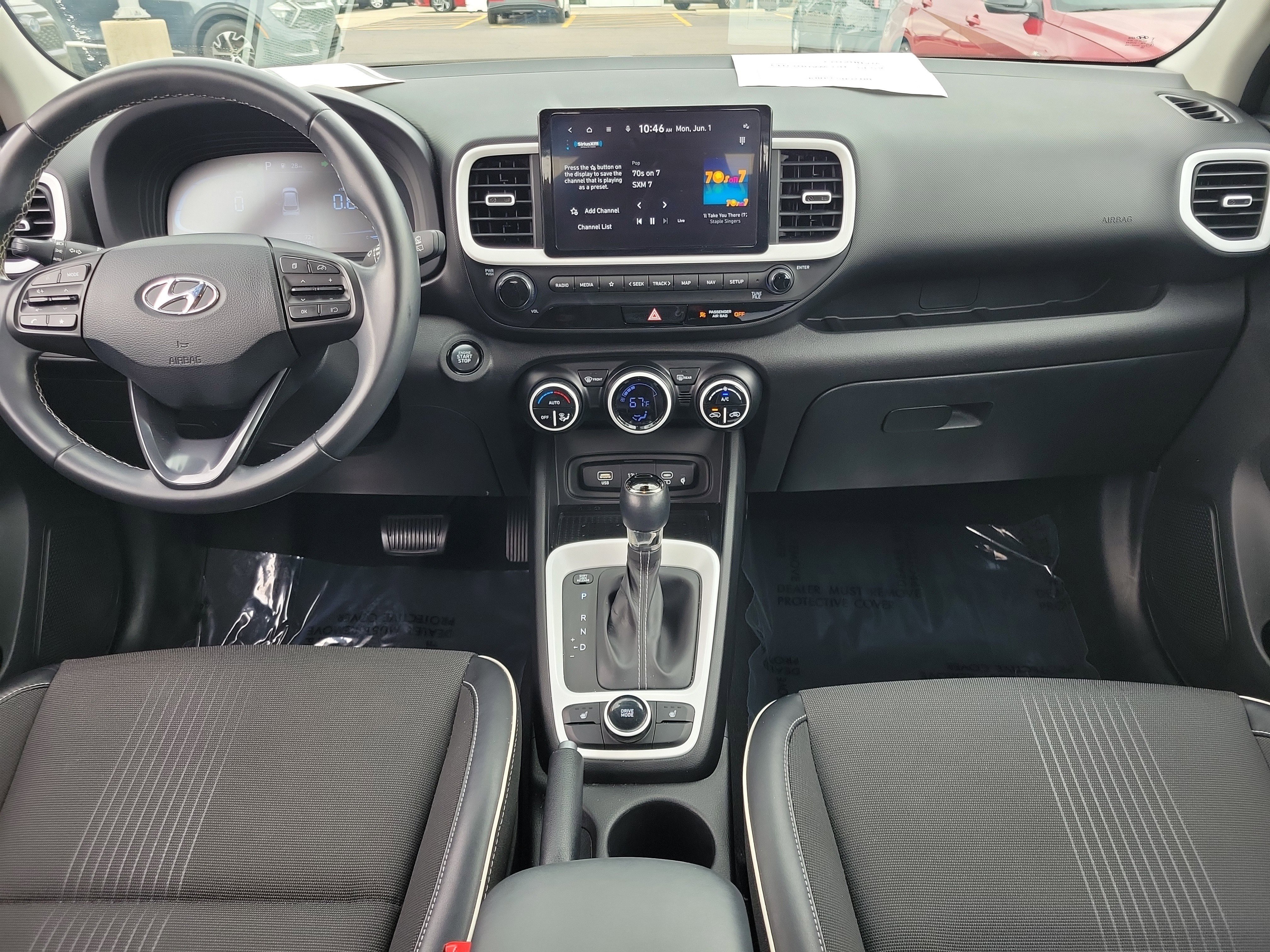 Used 2023 Hyundai Venue Limited FWD image 9