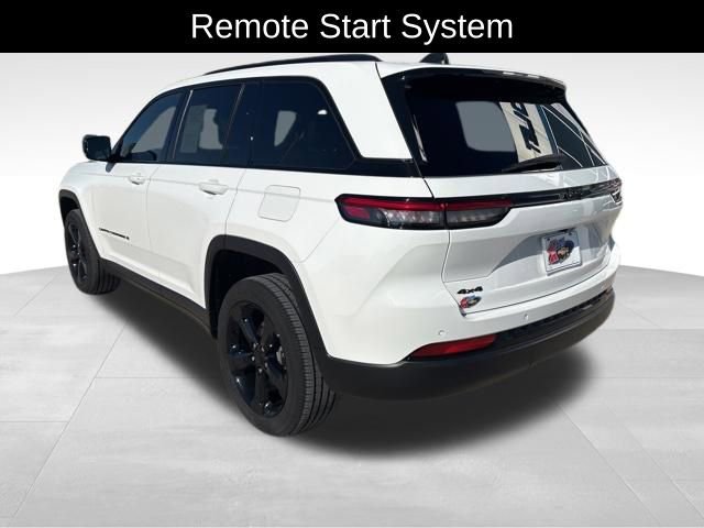 Used 2023 Jeep Grand Cherokee Altitude image 6