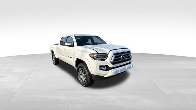 Used 2023 Toyota Tacoma Limited w/ Black Out Package (TMS) AWD/4WD image 32