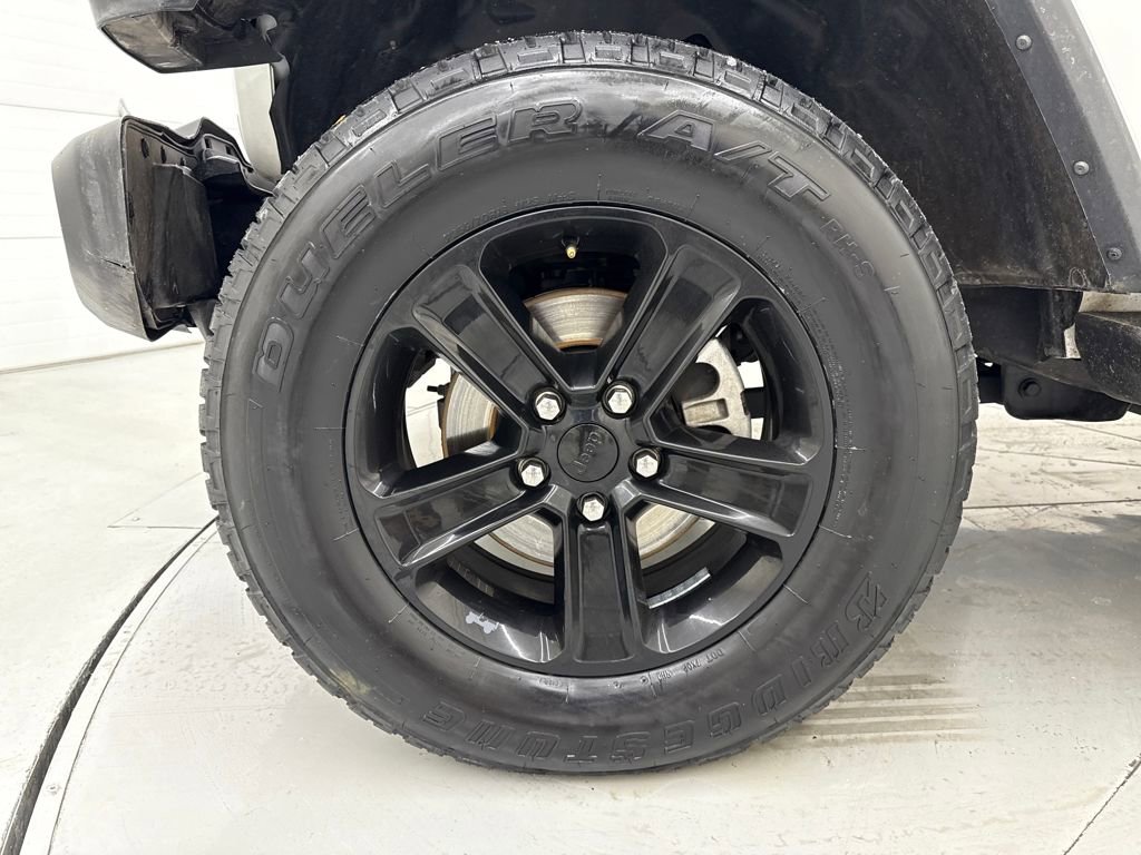 Used 2022 Jeep Wrangler Unlimited Sahara image 9