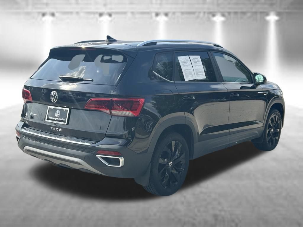 Certified 2023 Volkswagen Taos SE w/ Panoramic Sunroof Package FWD image 5