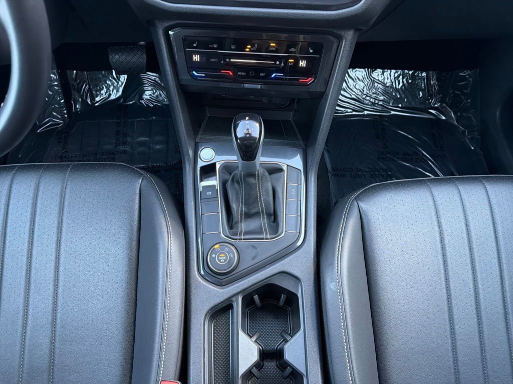 Used 2024 Volkswagen Tiguan SE image 25