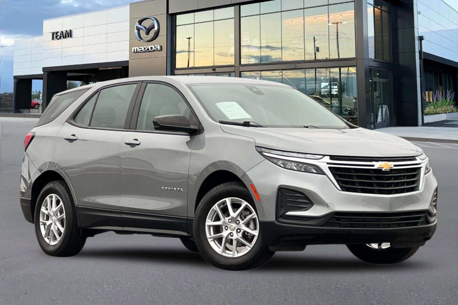 Used 2024 Chevrolet Equinox LS image 2