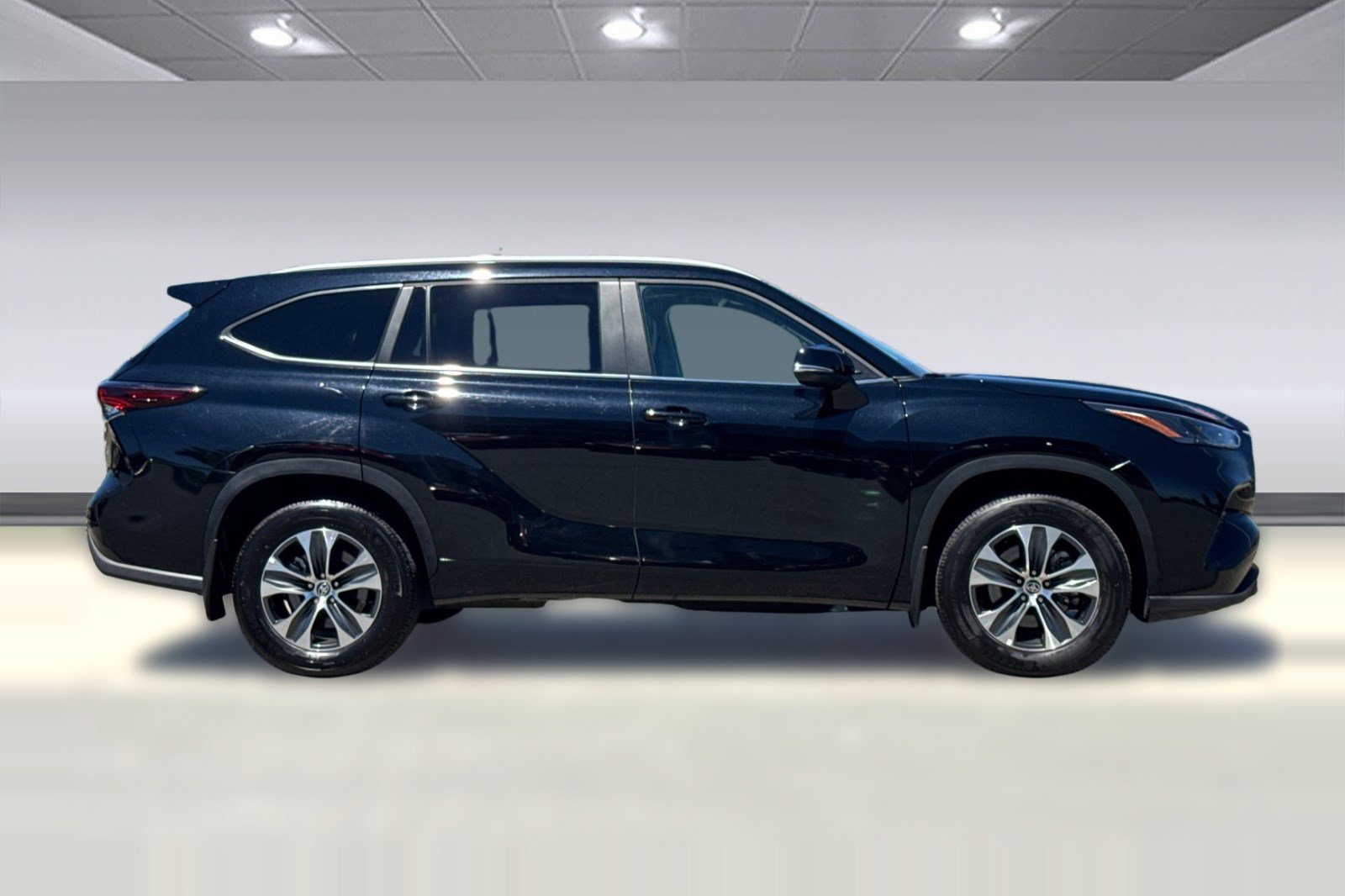 Used 2026 Toyota Highlander XLE AWD/4WD image 8