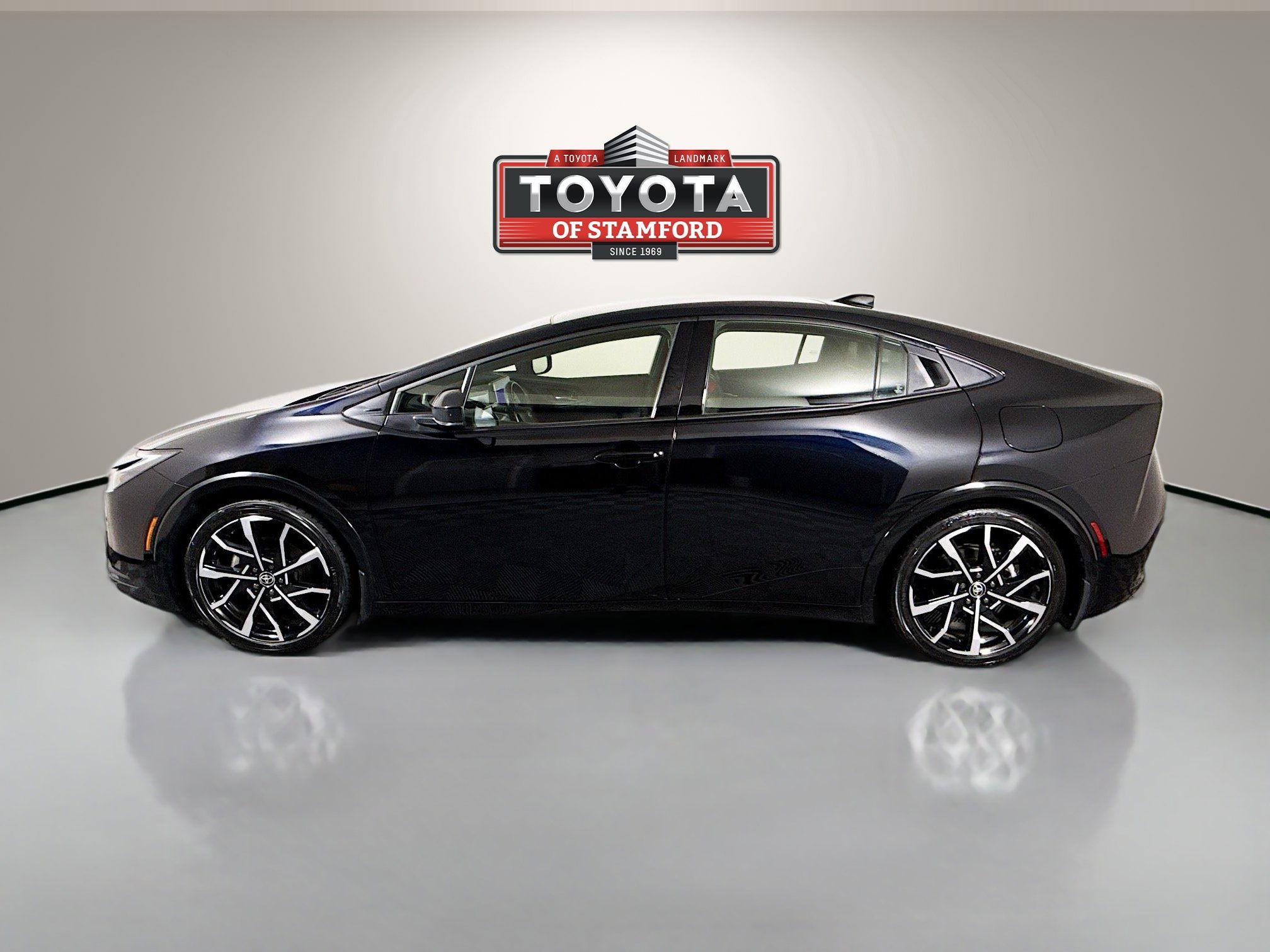 Used 2024 Toyota Prius Prime FWD image 4