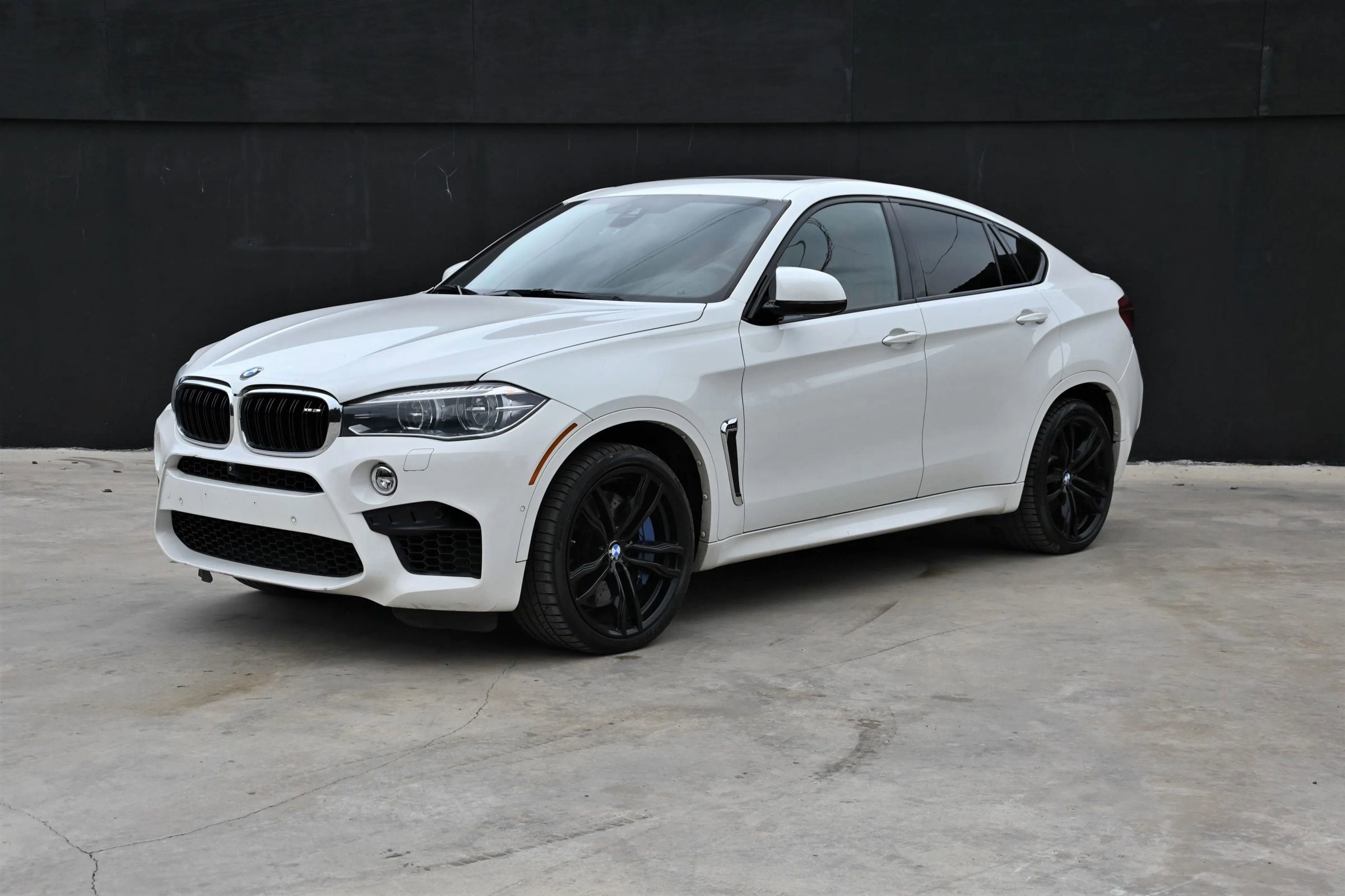 Used 2018 BMW X6 M AWD/4WD image 2
